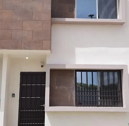 Casa Triplexa: Spacious 3-bedroom With Pool Playa del Carmen