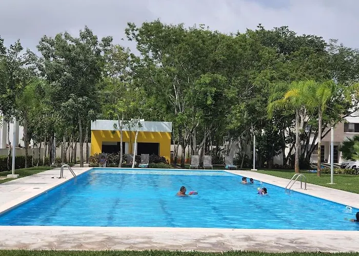Casa Triplexa: Spacious 3-bedroom With Pool Playa del Carmen